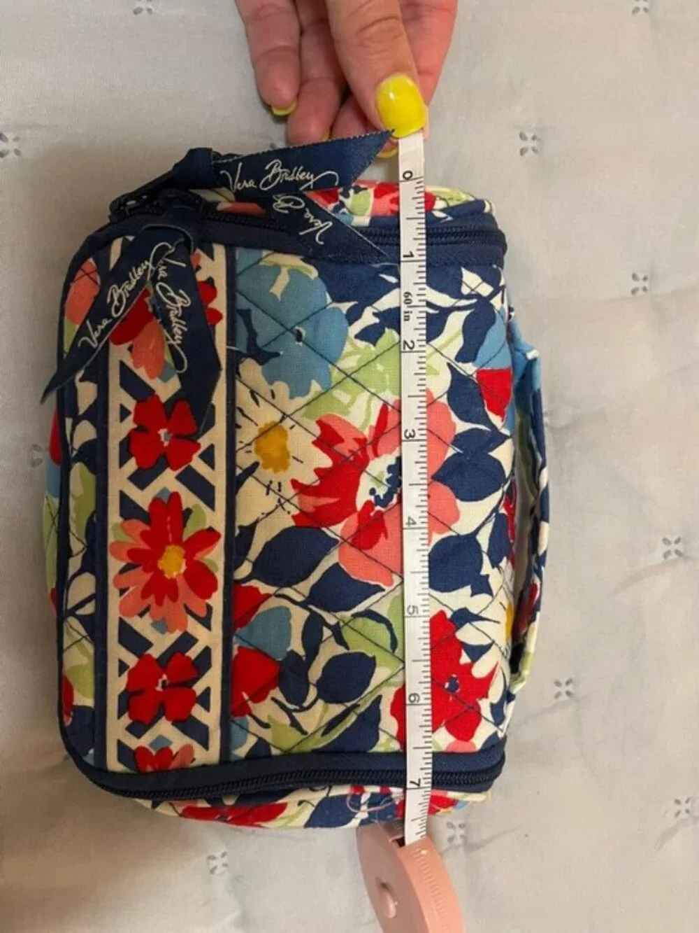 LIKE NEW Vera Bradley quilted cotton hanging cosmetic organizer SUMMER COTTAGE